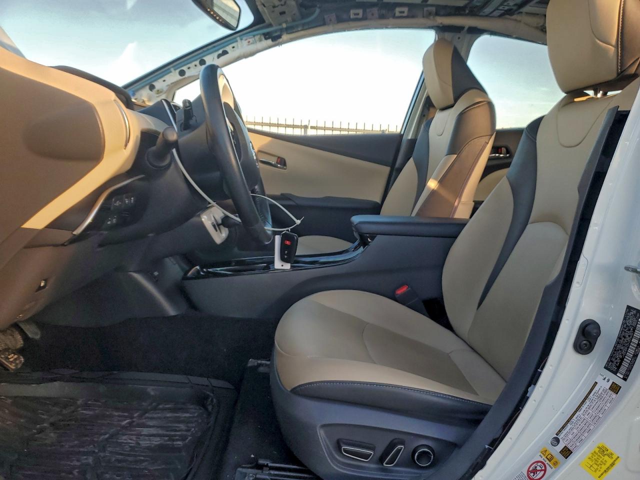 2017 Toyota Prius VIN: JTDKARFU2H3038067 Lot: 93989045