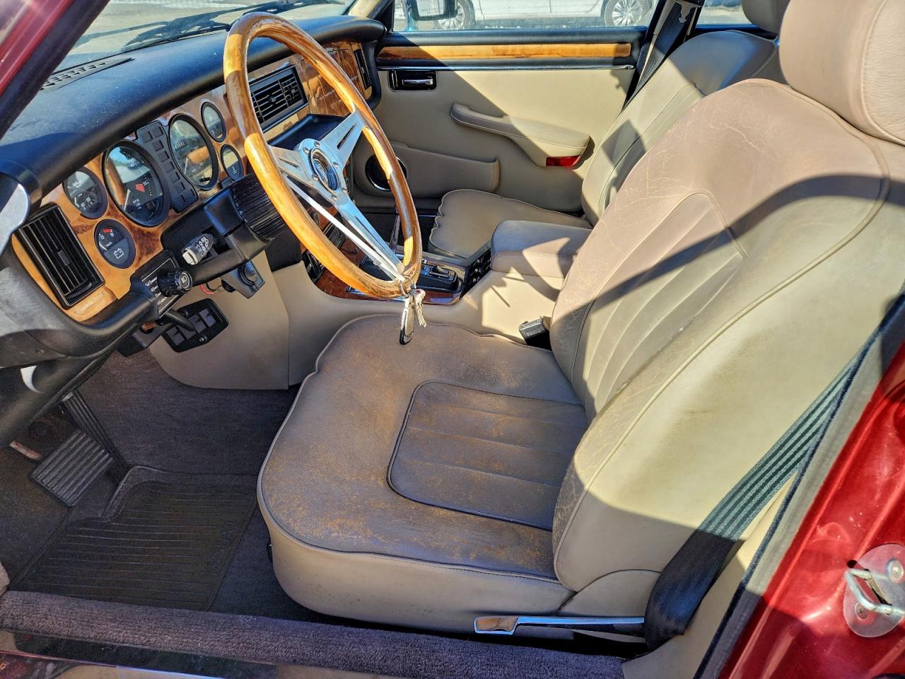 1986 Jaguar Xj6 Vanden Plas VIN: SAJAY1346GC450151 Lot: 97958695