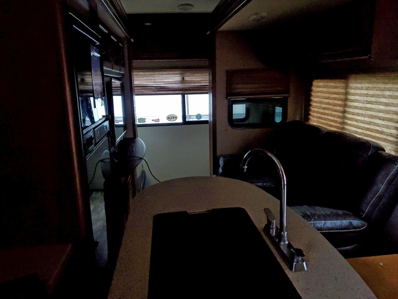 2015 Refl Traveltrai - Rv VIN: 573FR3228F3302183 Lot: 93300015