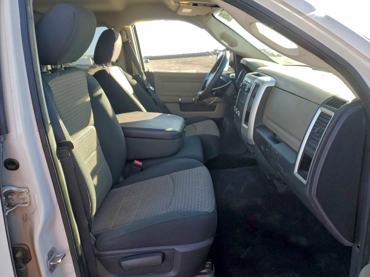 2011 Dodge Ram 1500 VIN: 1D7RB1GT2BS569923 Lot: 92001495