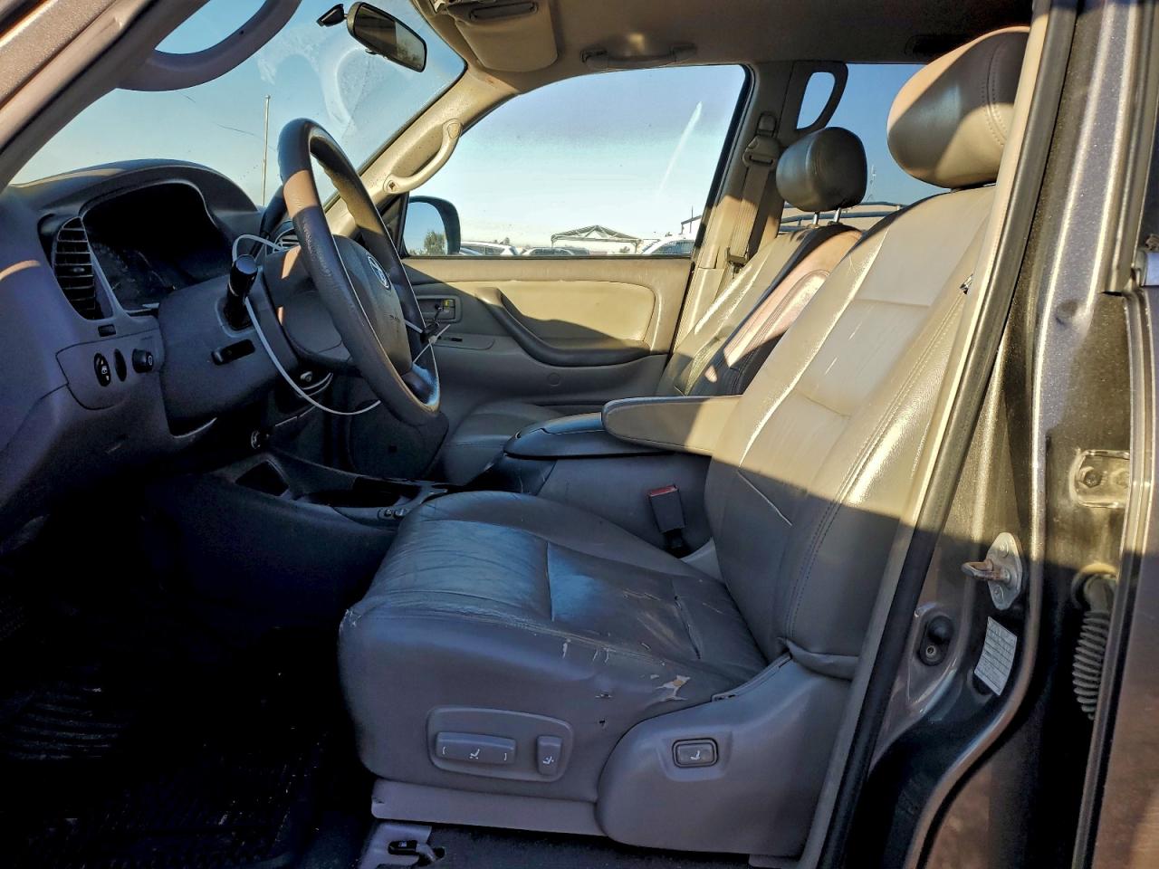 2004 Toyota Sequoia Sr5 VIN: 5TDZT34A74S230995 Lot: 91835425