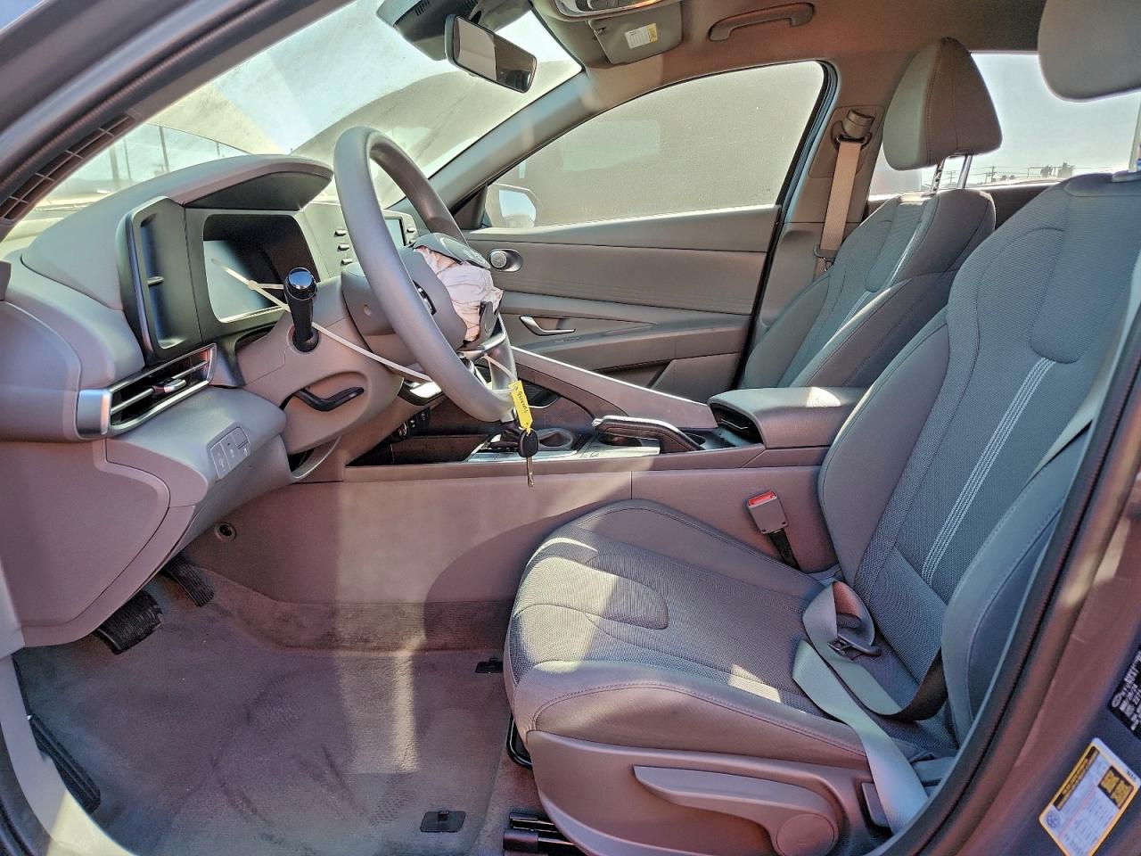 2024 Hyundai Elantra Se VIN: KMHLL4DG8RU777403 Lot: 93142125