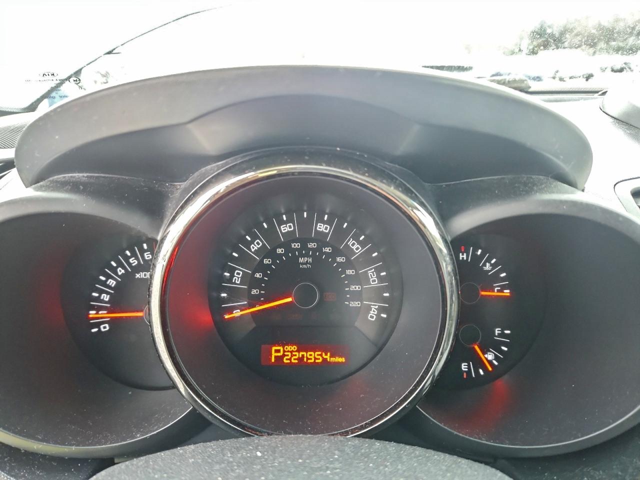 2011 Kia Soul + VIN: KNDJT2A27B7298435 Lot: 94713555