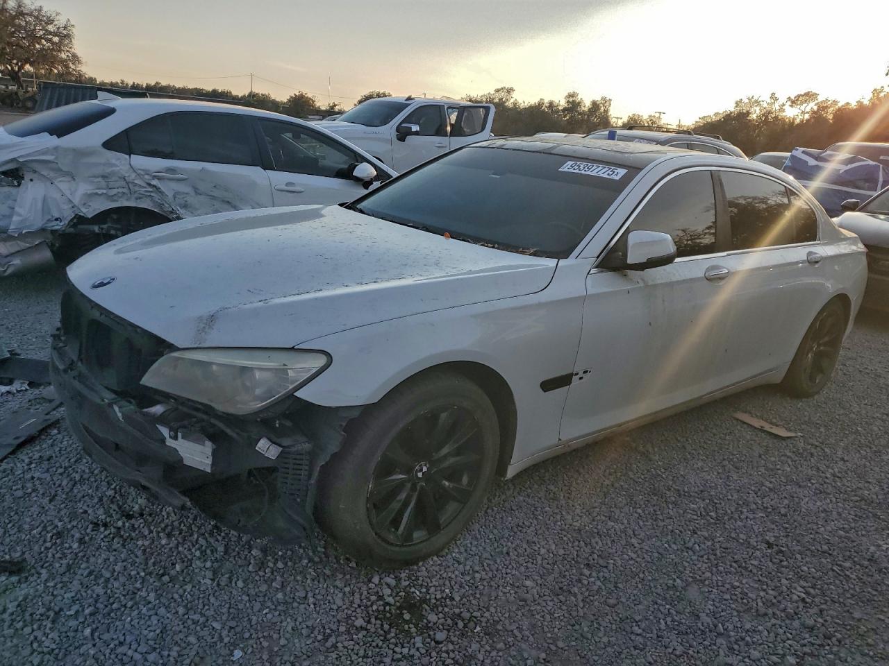 Фото: WBAYE4C57ED138327