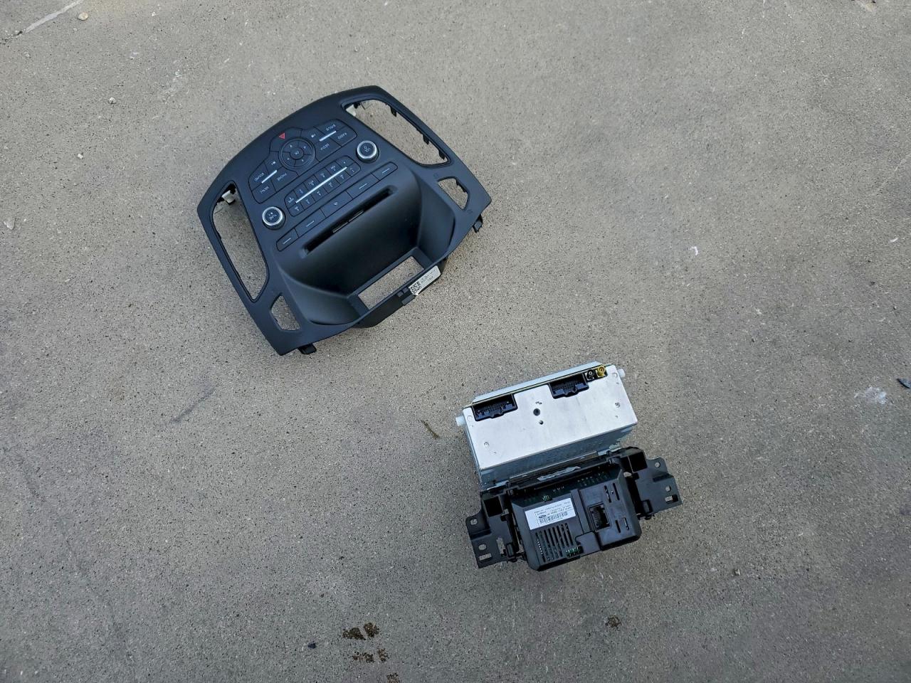 2017 Ford Focus Se VIN: 1FADP3F2XHL244262 Lot: 95838355