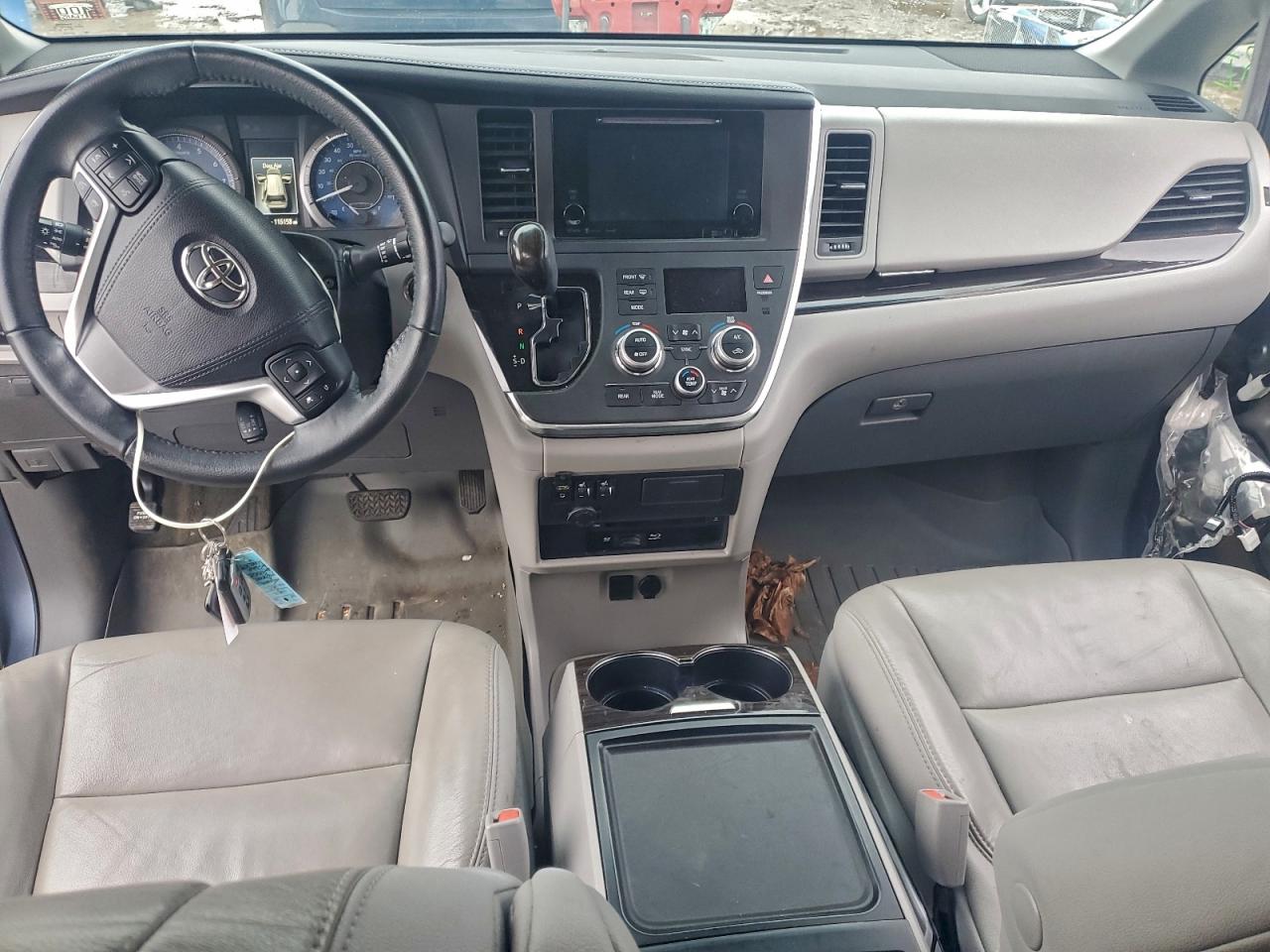 2017 Toyota Sienna Xle VIN: 5TDDZ3DC7HS178073 Lot: 94674405