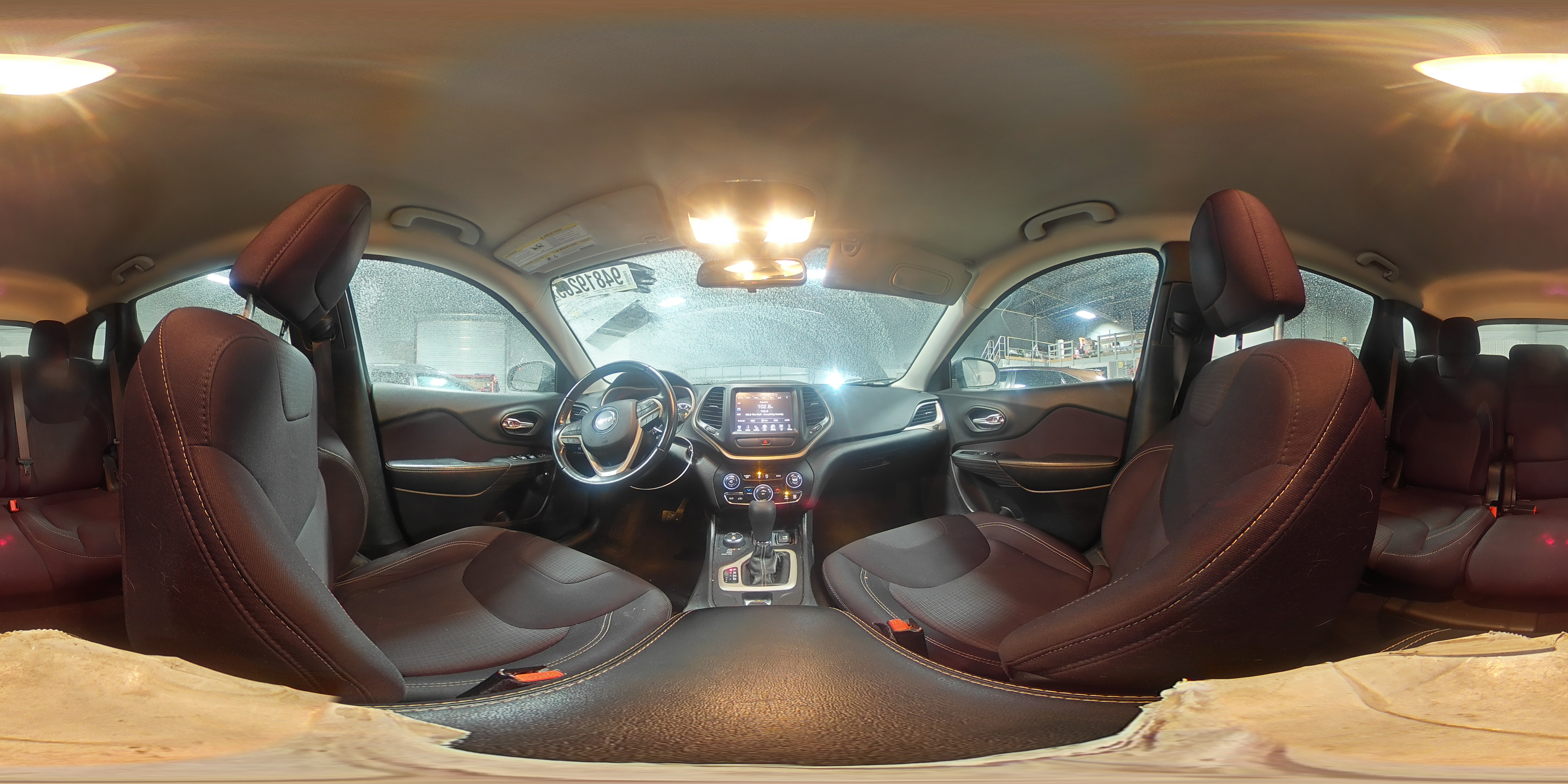 2015 Jeep Cherokee Latitude VIN: 1C4PJMCS9FW667008 Lot: 94819205