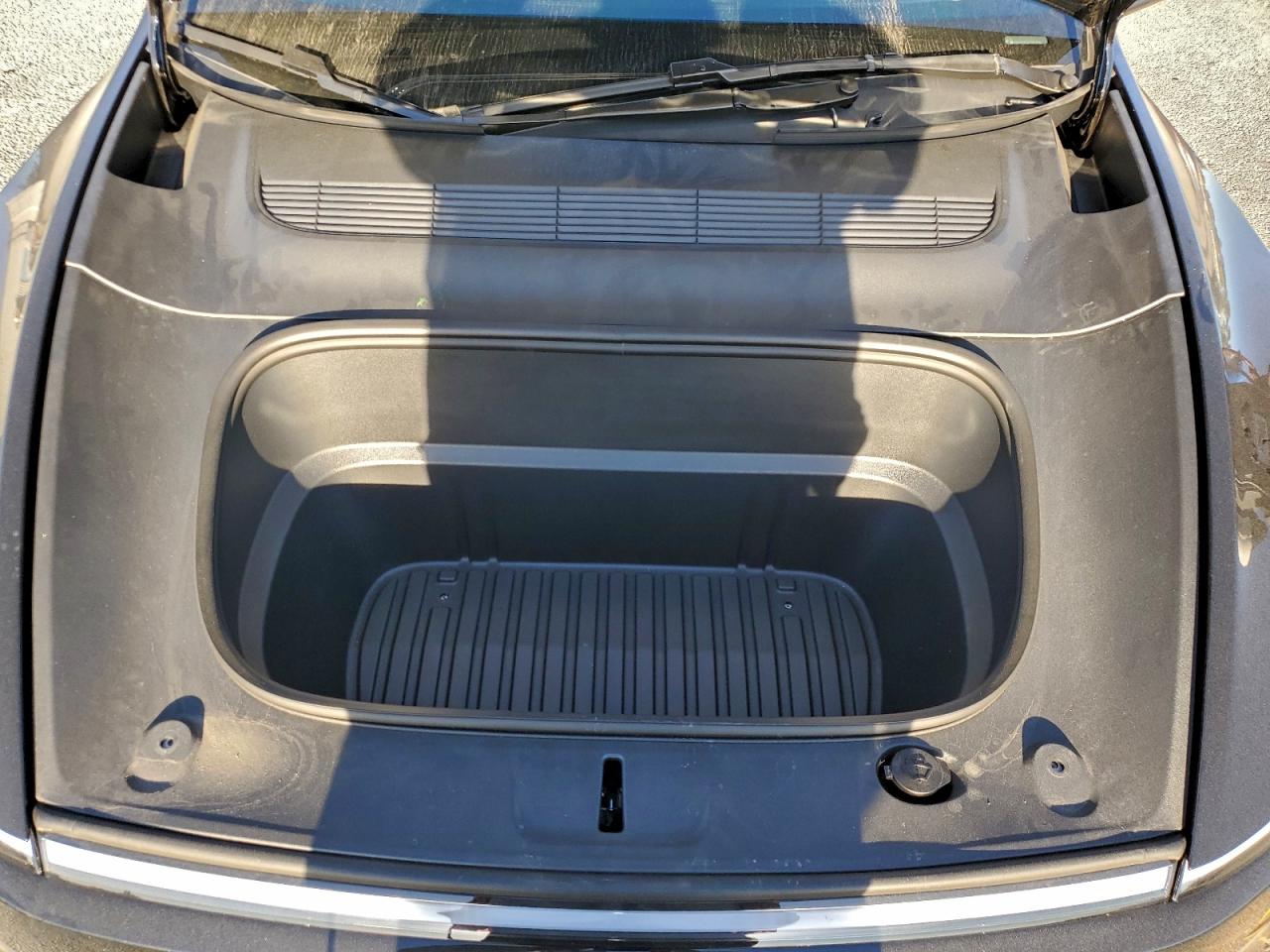 2026 Tesla Model Y VIN: 7SAYGDEDXTF516716 Lot: 94454375