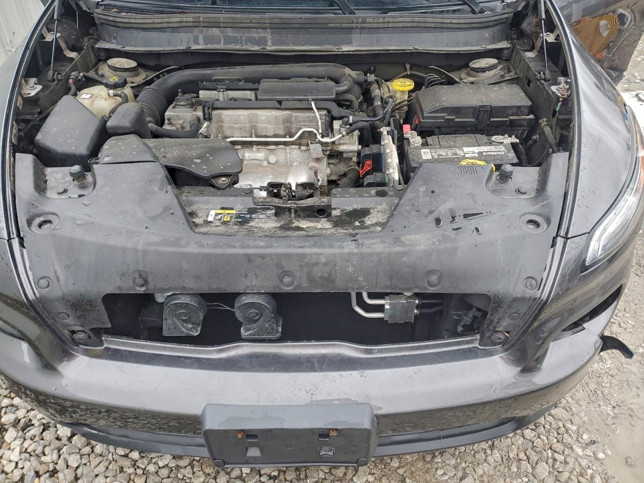 2016 Jeep Cherokee Latitude VIN: 1C4PJMCB4GW140043 Lot: 95728485