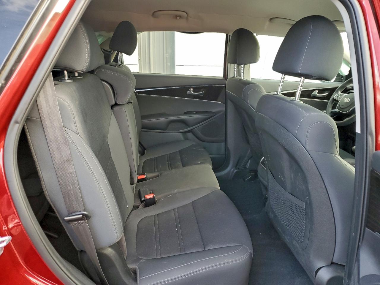 2020 Kia Sorento L VIN: 5XYPG4A37LG701692 Lot: 96260215