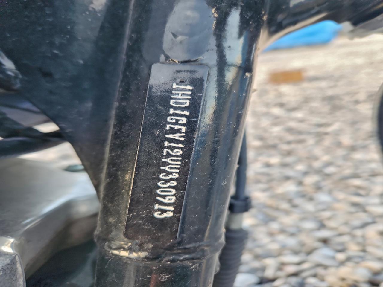 2000 Harley-Davidson Fxdwg VIN: 1HD1GEV12YY330913 Lot: 94539075