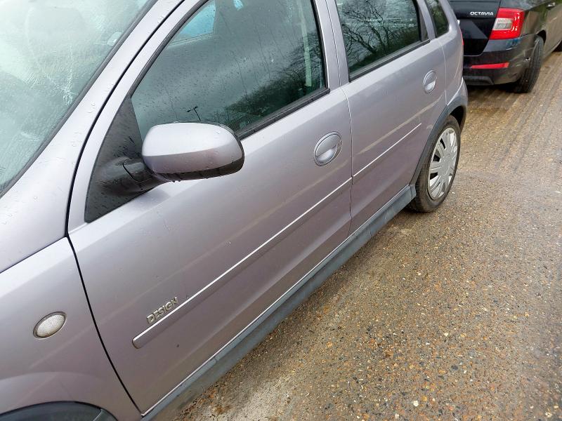 2005 VAUXHALL CORSA 1.4I 16V DESIGN 5DR AUTO