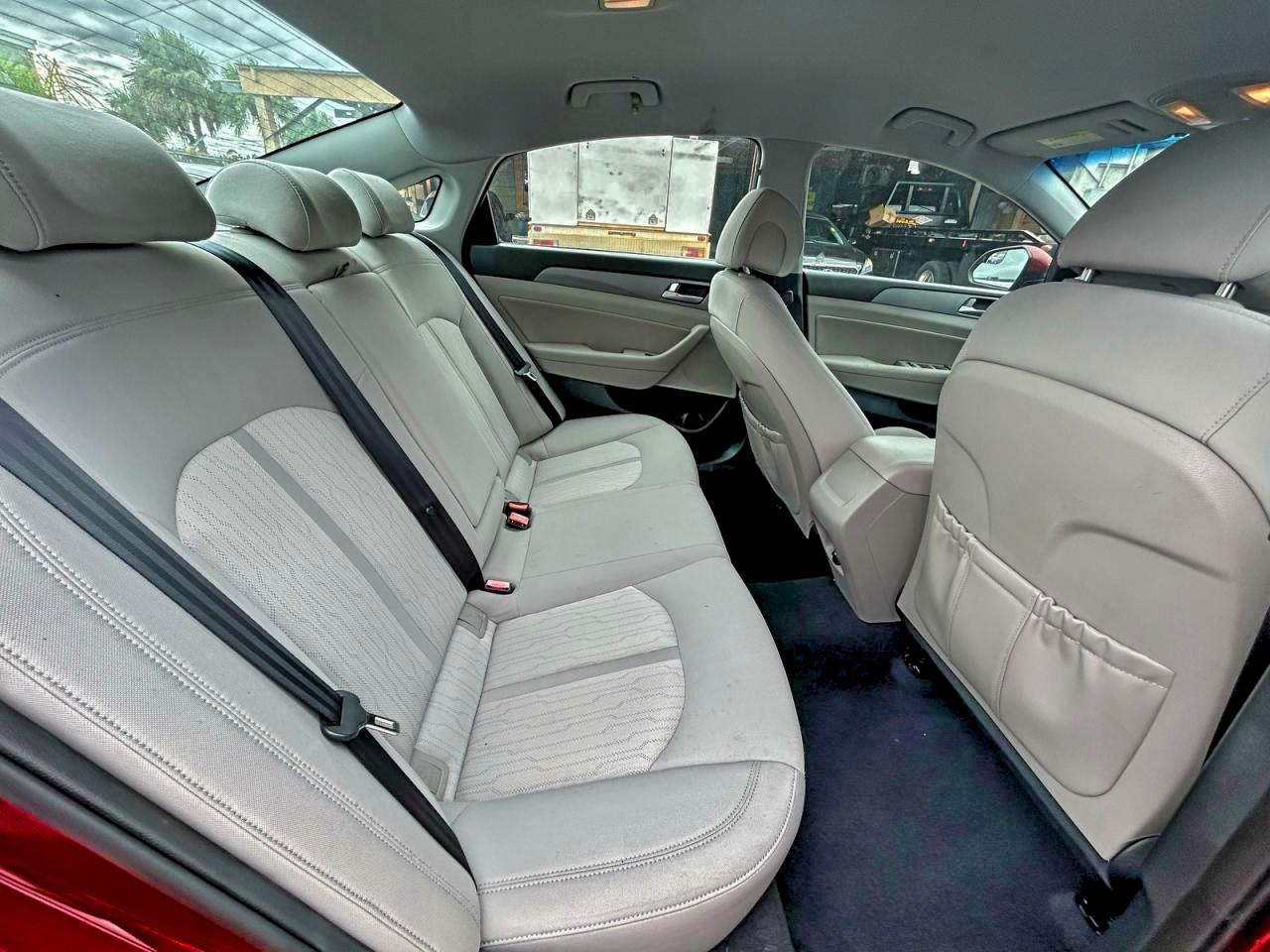 Фото: KMHE24L15GA038612