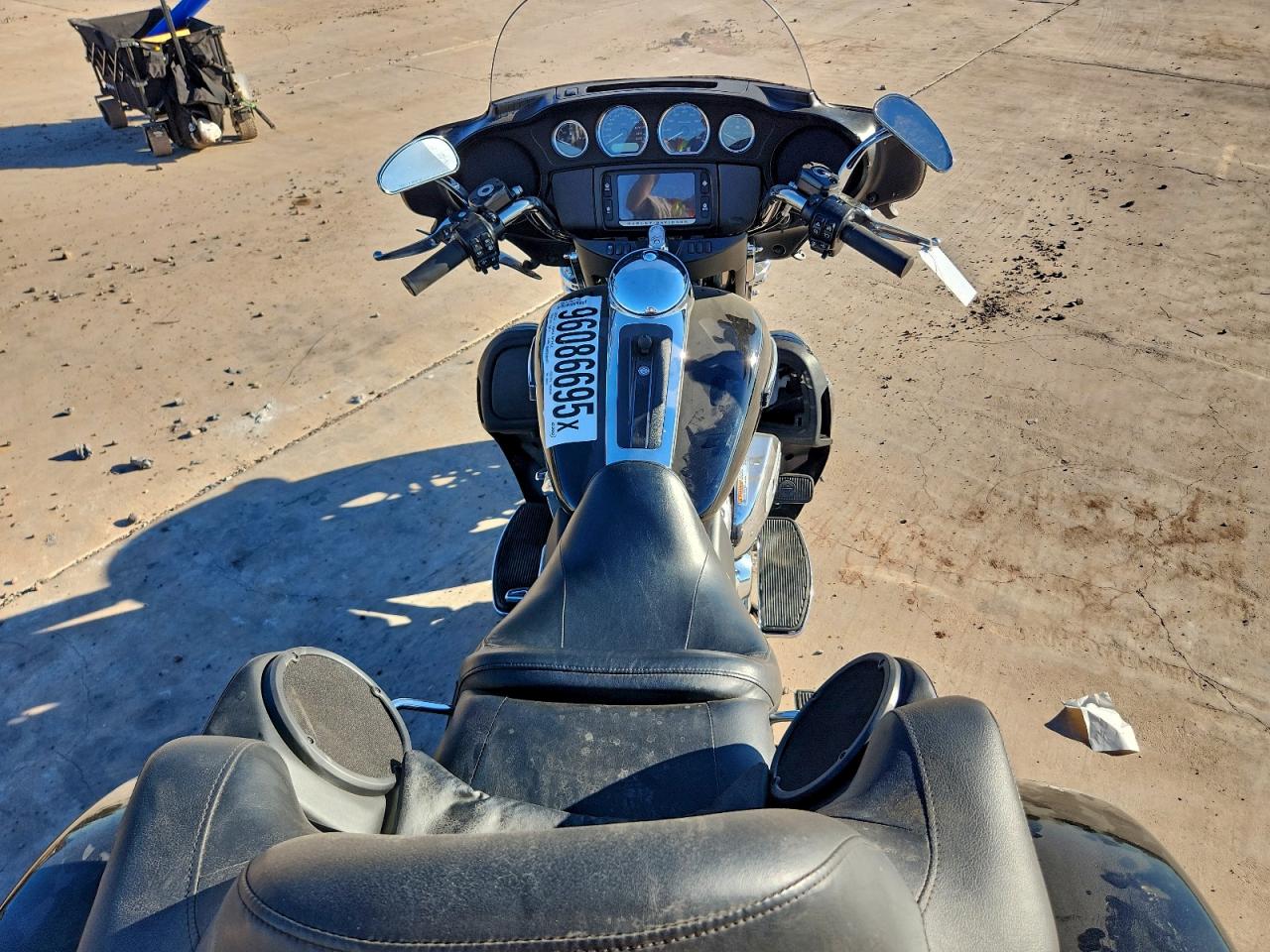 2018 Harley-Davidson Flhtcutg Tri Glide Ultra VIN: 1HD1MAD1XJB860025 Lot: 96086695