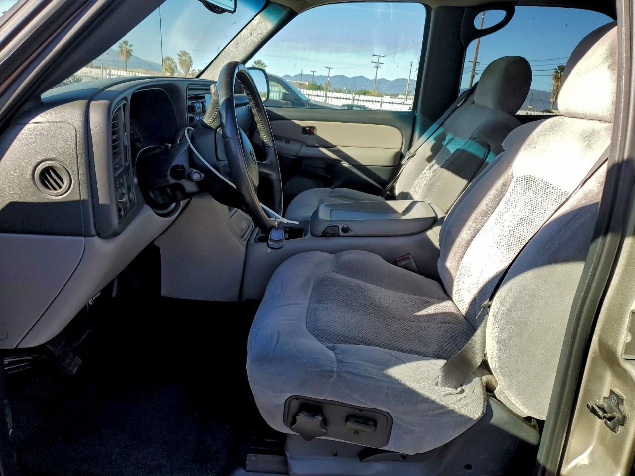 2001 Chevrolet Tahoe C1500 VIN: 1GNEC13T81J154080 Lot: 94803305