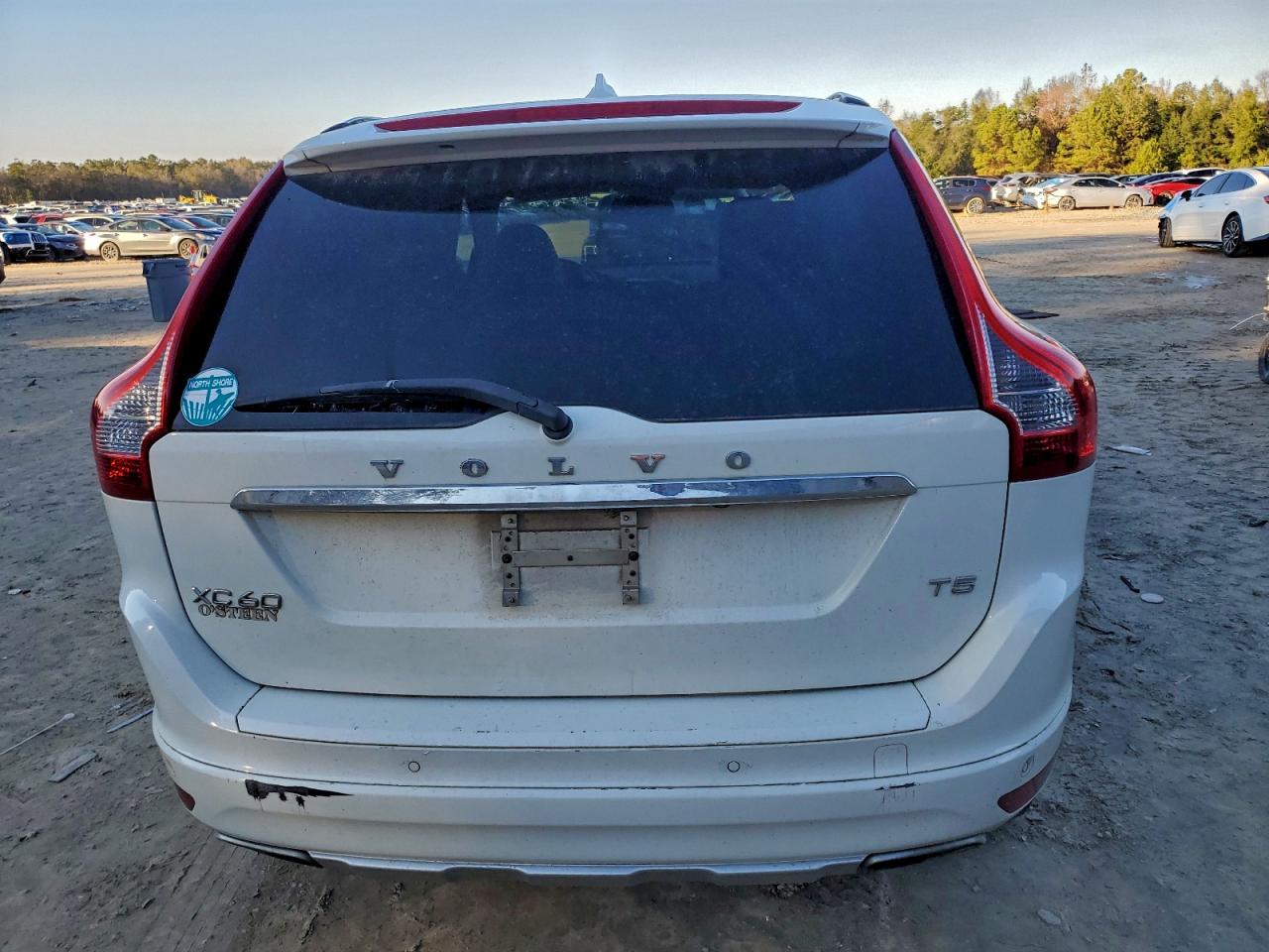 2015 Volvo Xc60 T5 Platinum VIN: YV440MDDXF2622105 Lot: 96141145