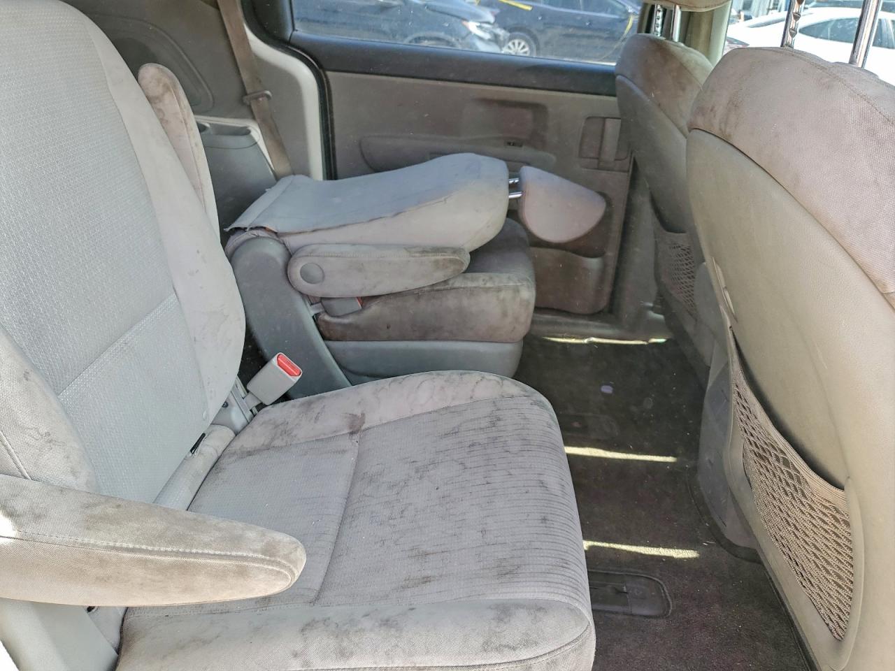 2016 Kia Sedona L VIN: KNDMA5C11G6208220 Lot: 95478275