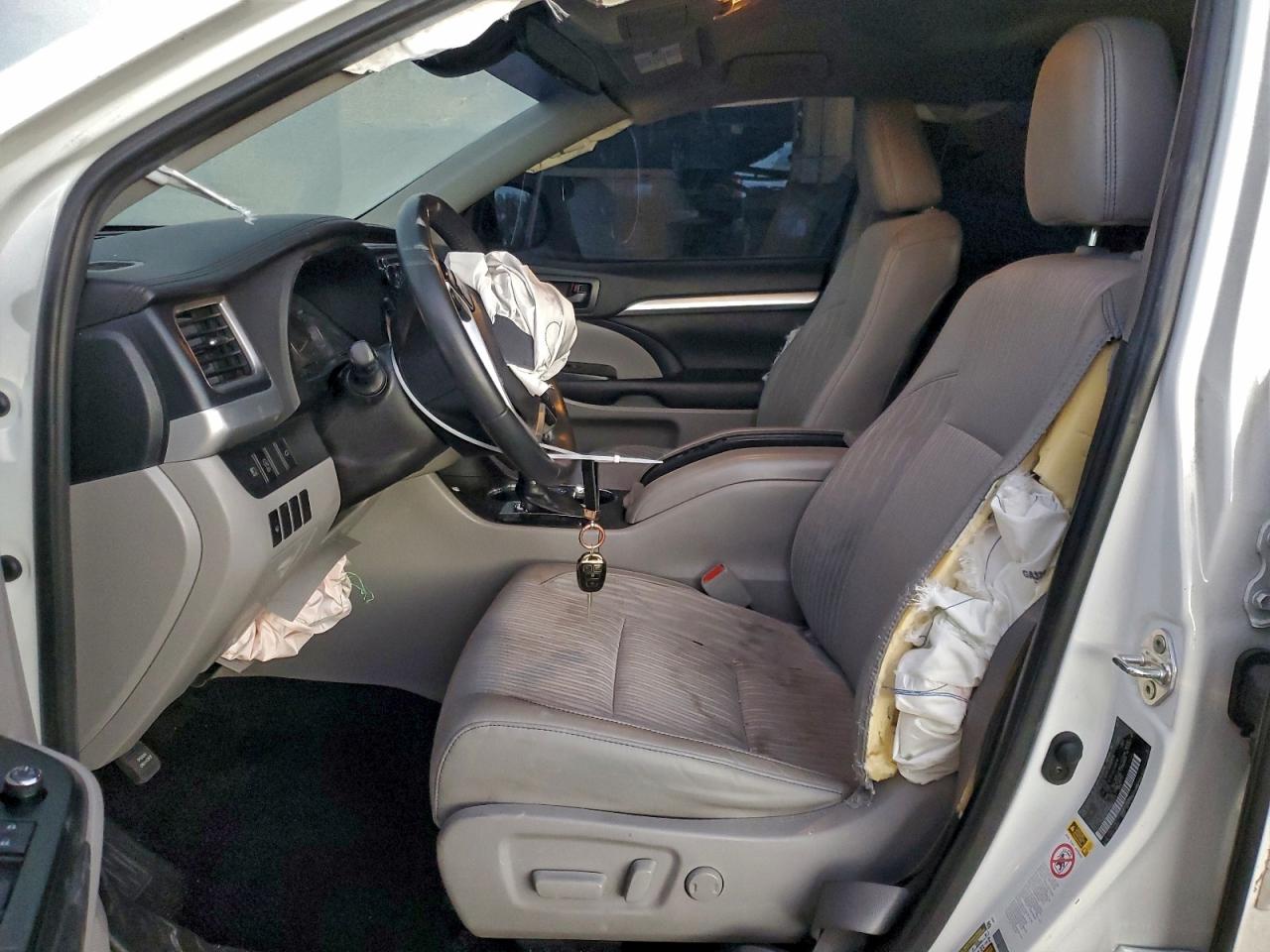 2019 Toyota Highlander Le VIN: 5TDZZRFH9KS365274 Lot: 96553755