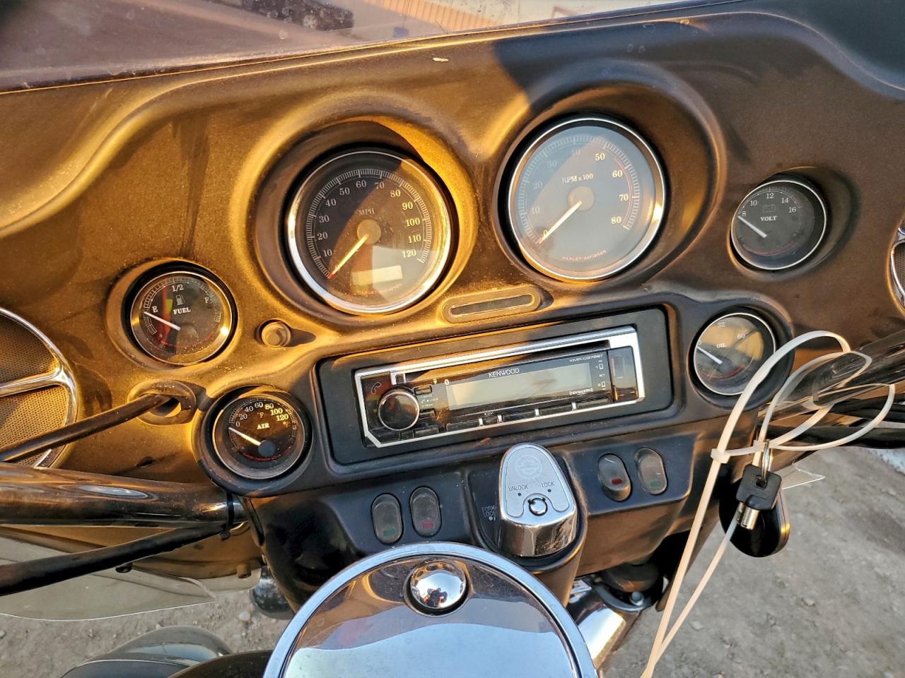 2007 Harley-Davidson Flhtcui VIN: 1HD1FC4117Y618641 Lot: 94189735