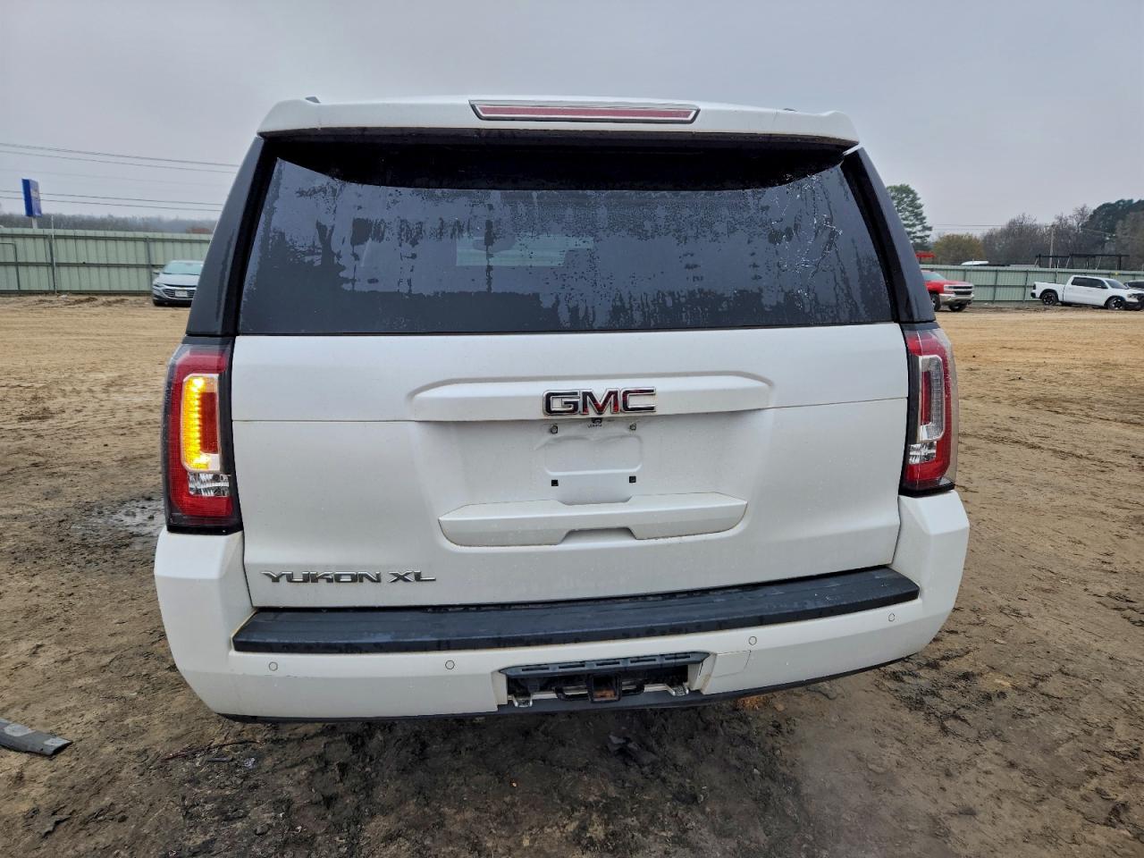2016 GMC Yukon Xl K1500 Slt VIN: 1GKS2GKC8GR350442 Lot: 95986145