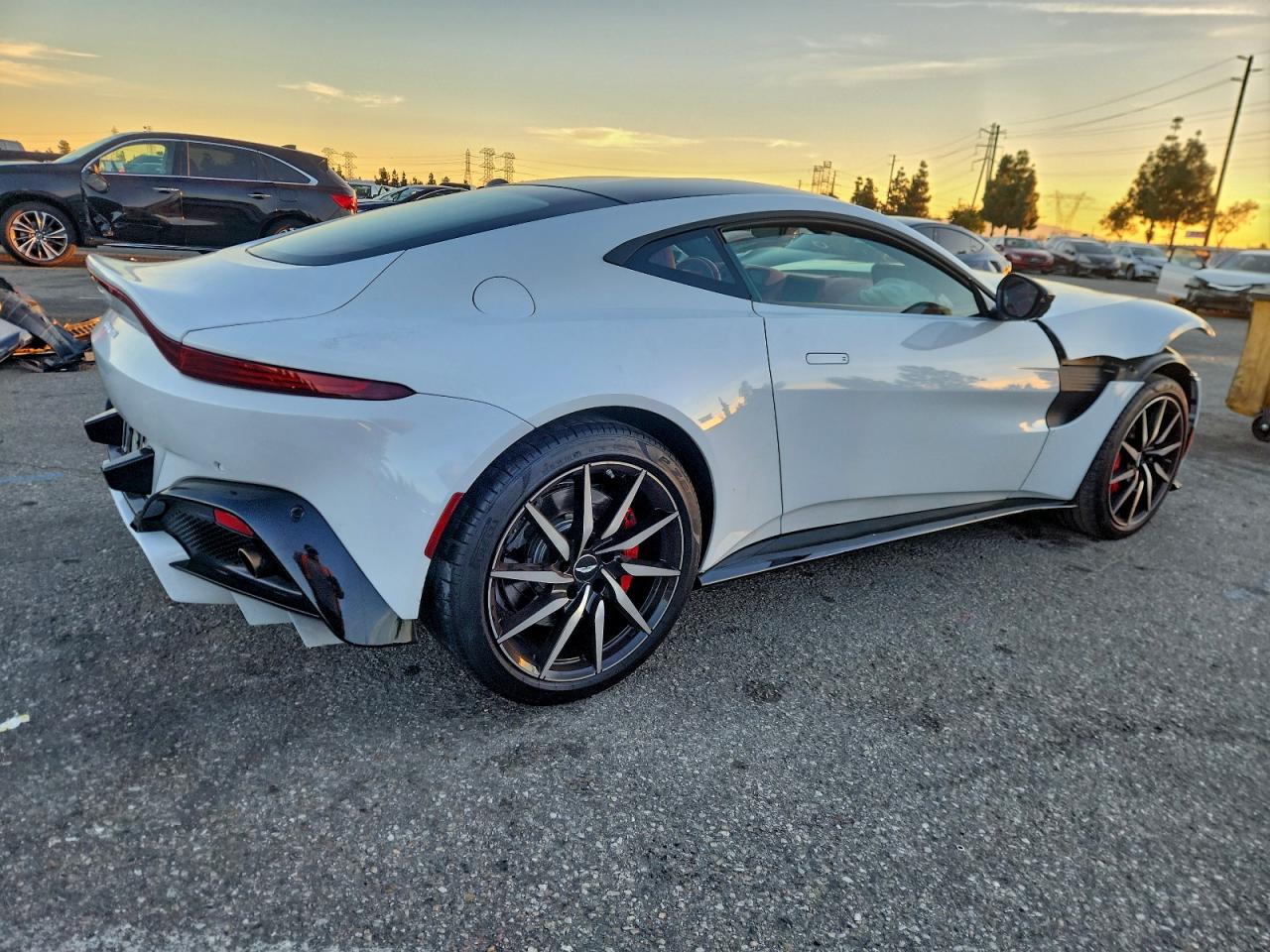 2019 Aston Martin Vantage VIN: SCFSMGAW0KGN01121 Lot: 95529645