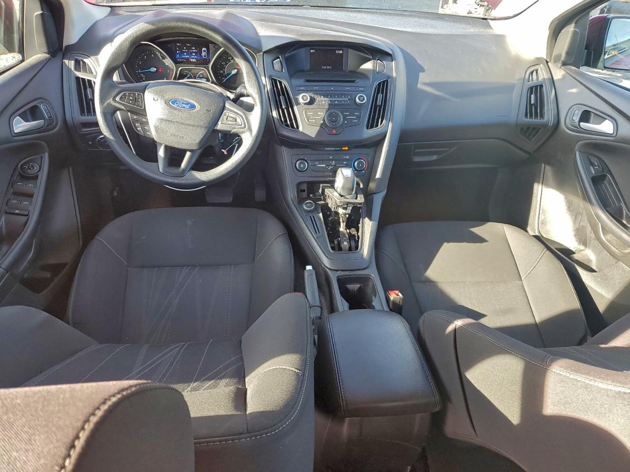 2016 Ford Focus Se VIN: 1FADP3F21GL261045 Lot: 94260445