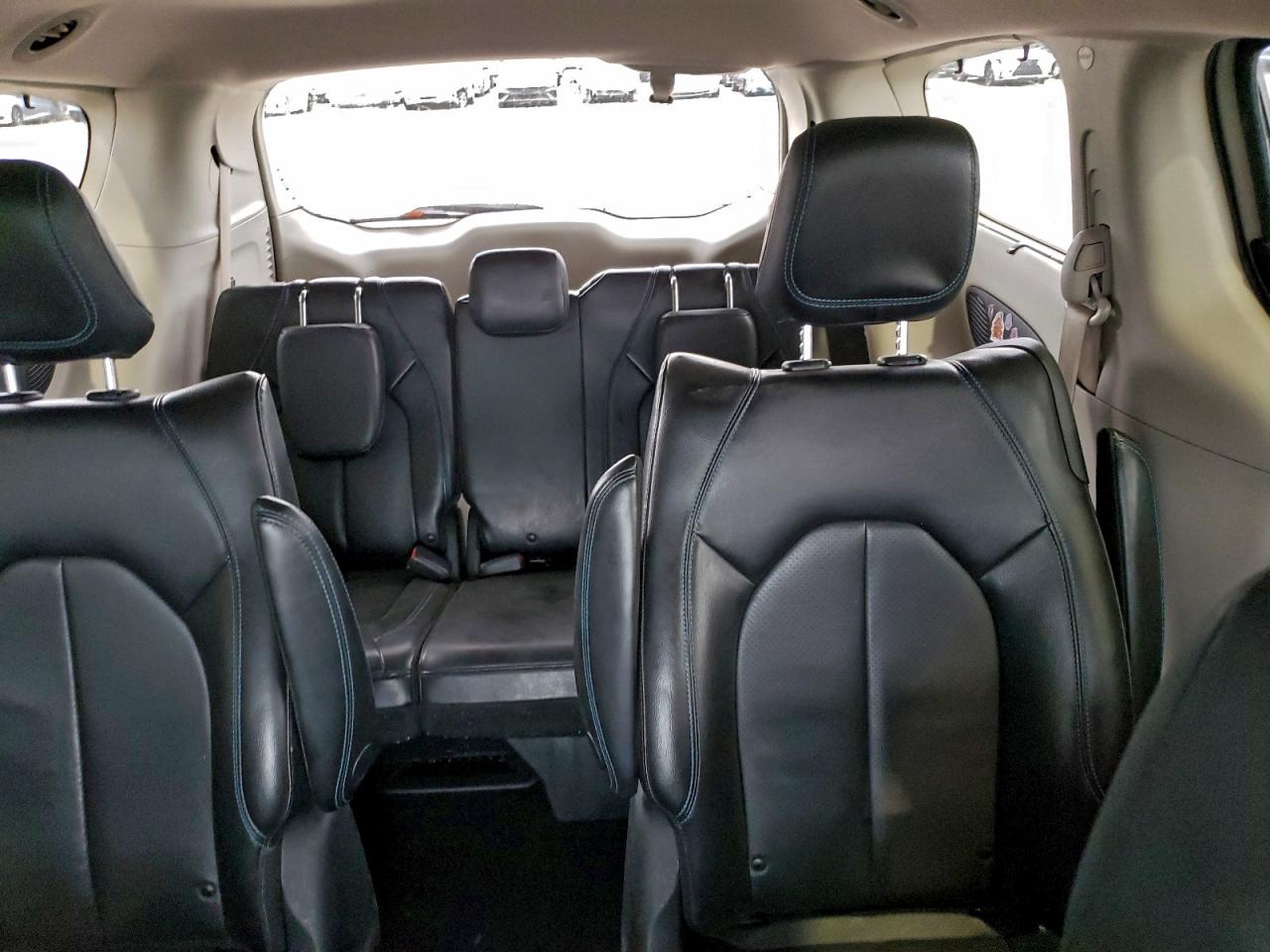 2021 Chrysler Pacifica Hybrid Touring L VIN: 2C4RC1L71MR585924 Lot: 94079285