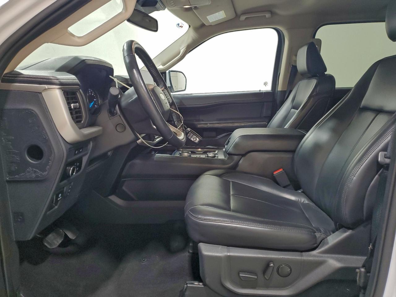 2024 Ford Expedition Xlt VIN: 1FMJU1J8XREA25230 Lot: 96932535