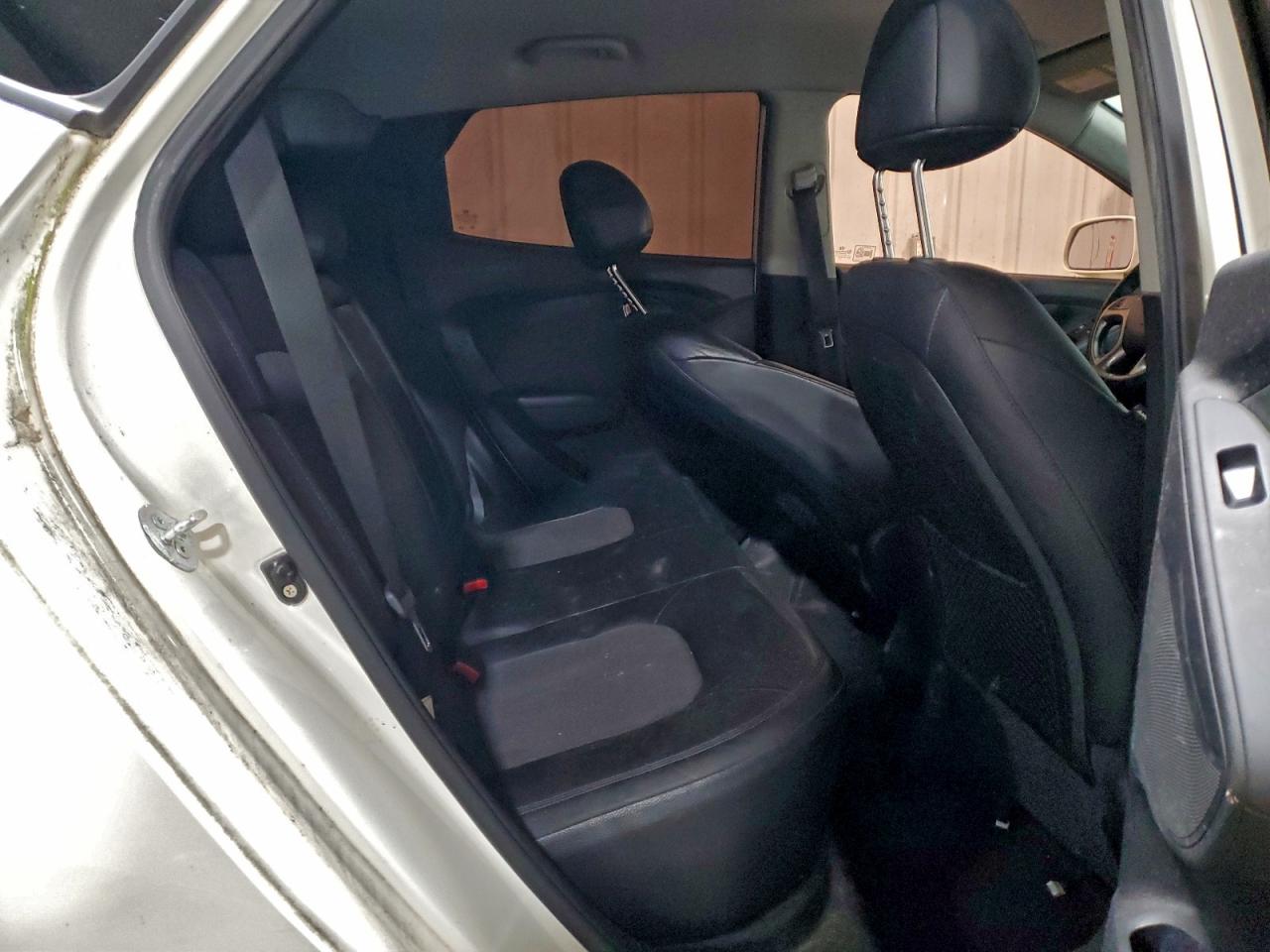 2011 Hyundai Tucson Gls VIN: KM8JUCAC7BU225932 Lot: 94826535