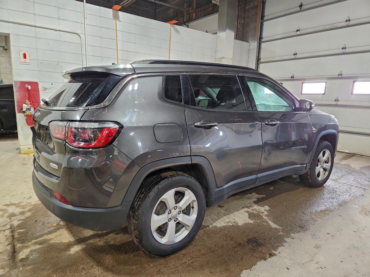 2018 Jeep Compass Latitude VIN: 3C4NJDBB0JT423285 Lot: 97390985