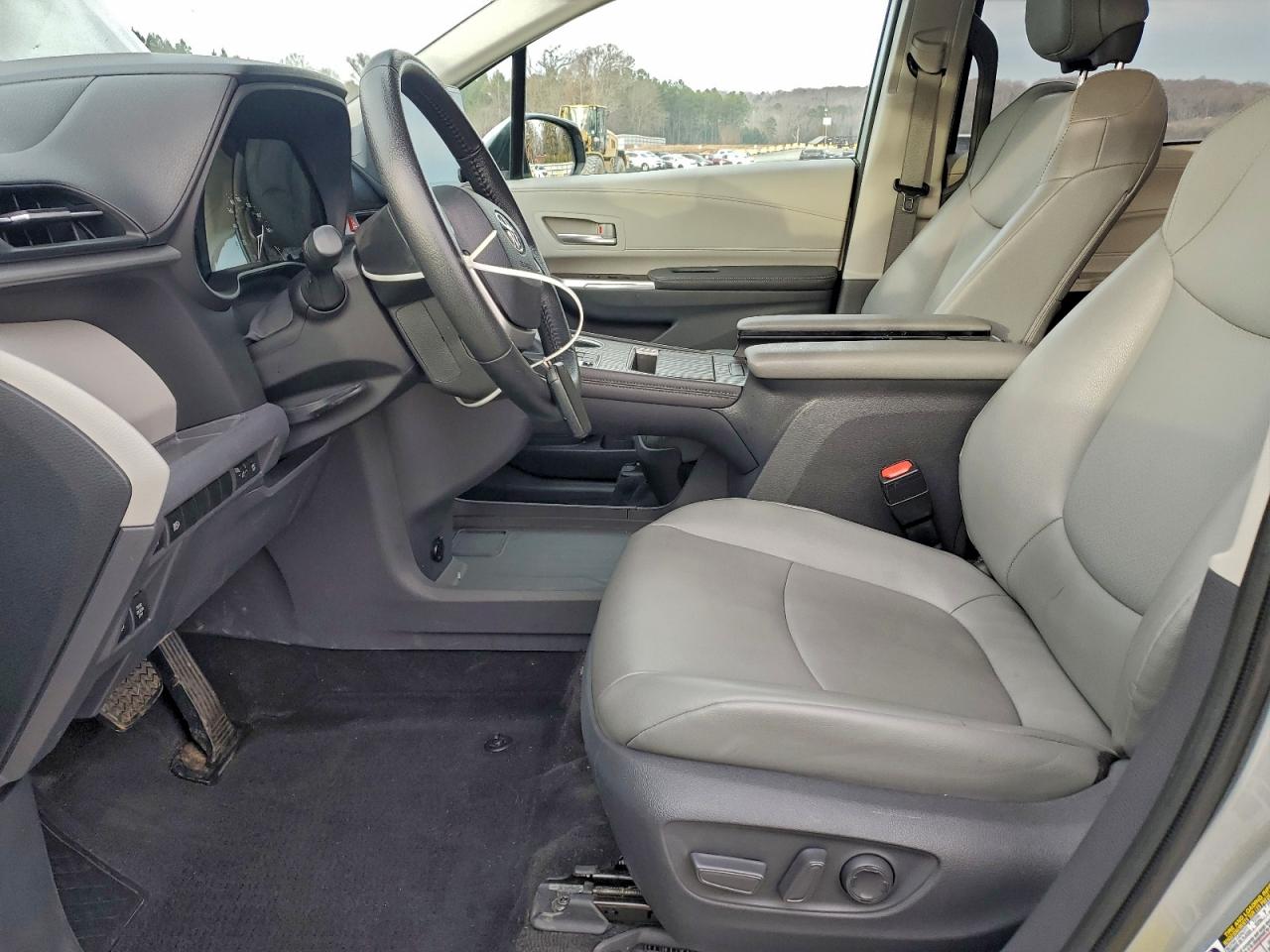 2021 Toyota Sienna Xle VIN: 5TDYRKEC8MS015209 Lot: 97583905