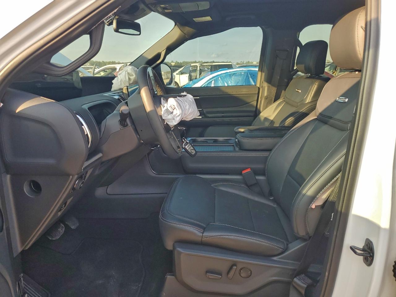 2025 Ford Expedition Platinum VIN: 1FMJU1M87SEA30788 Lot: 96986065