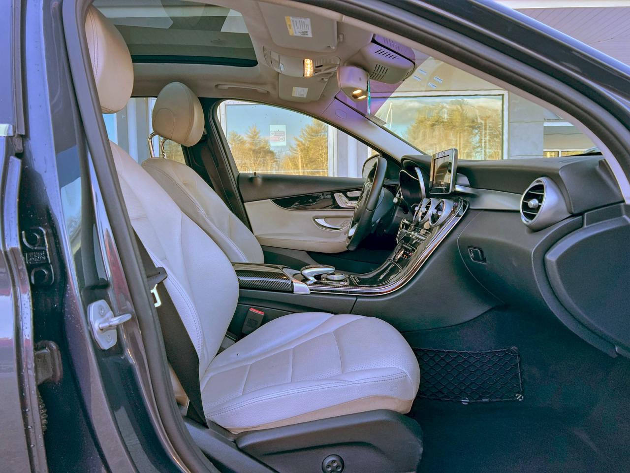 2016 Mercedes-Benz C 300 4Matic VIN: WDDWF4KB1GR163573 Lot: 97799925