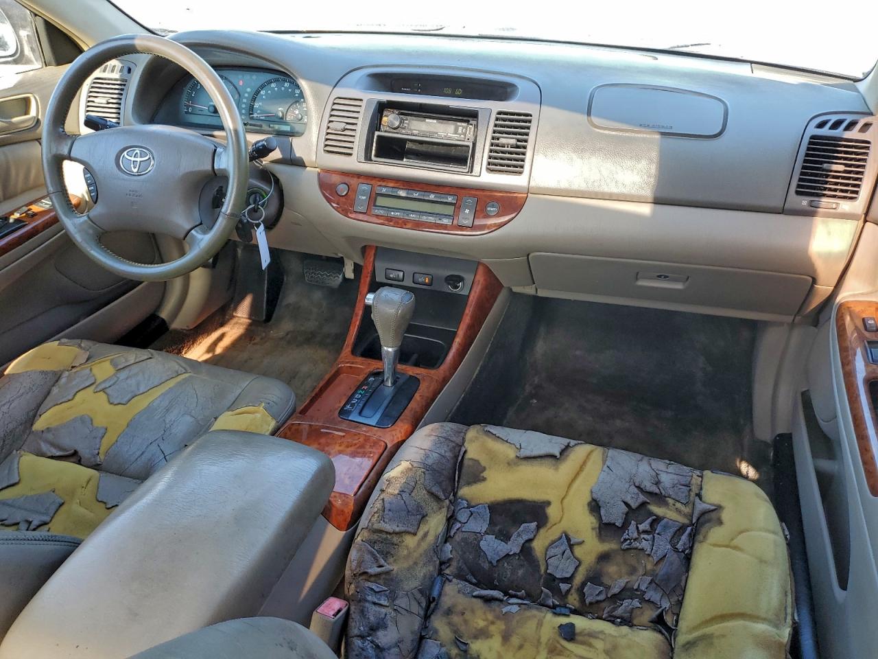 2002 Toyota Camry Le VIN: JTDBF30K720044946 Lot: 96749145