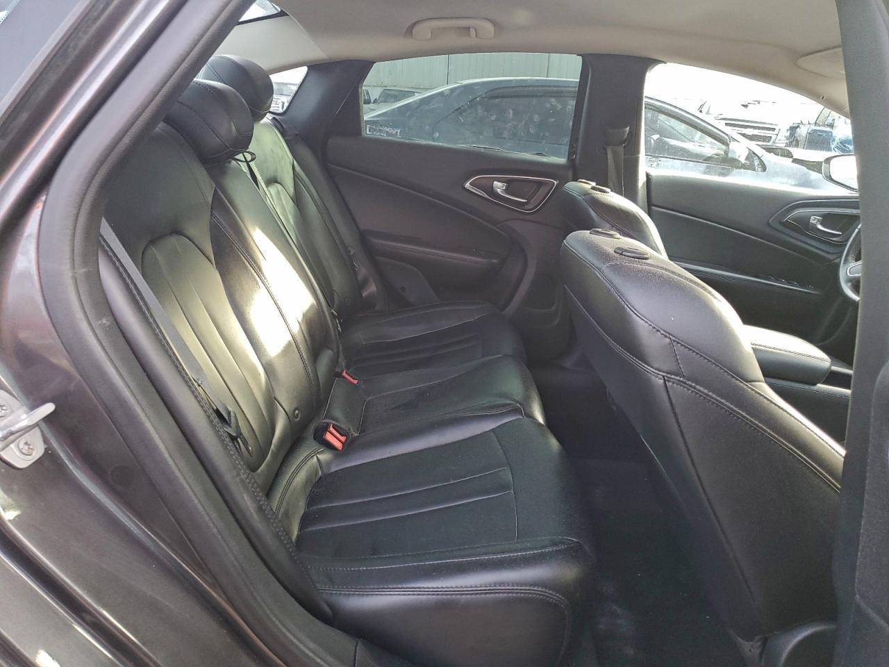 2015 Chrysler 200 C VIN: 1C3CCCCB1FN576635 Lot: 94732905