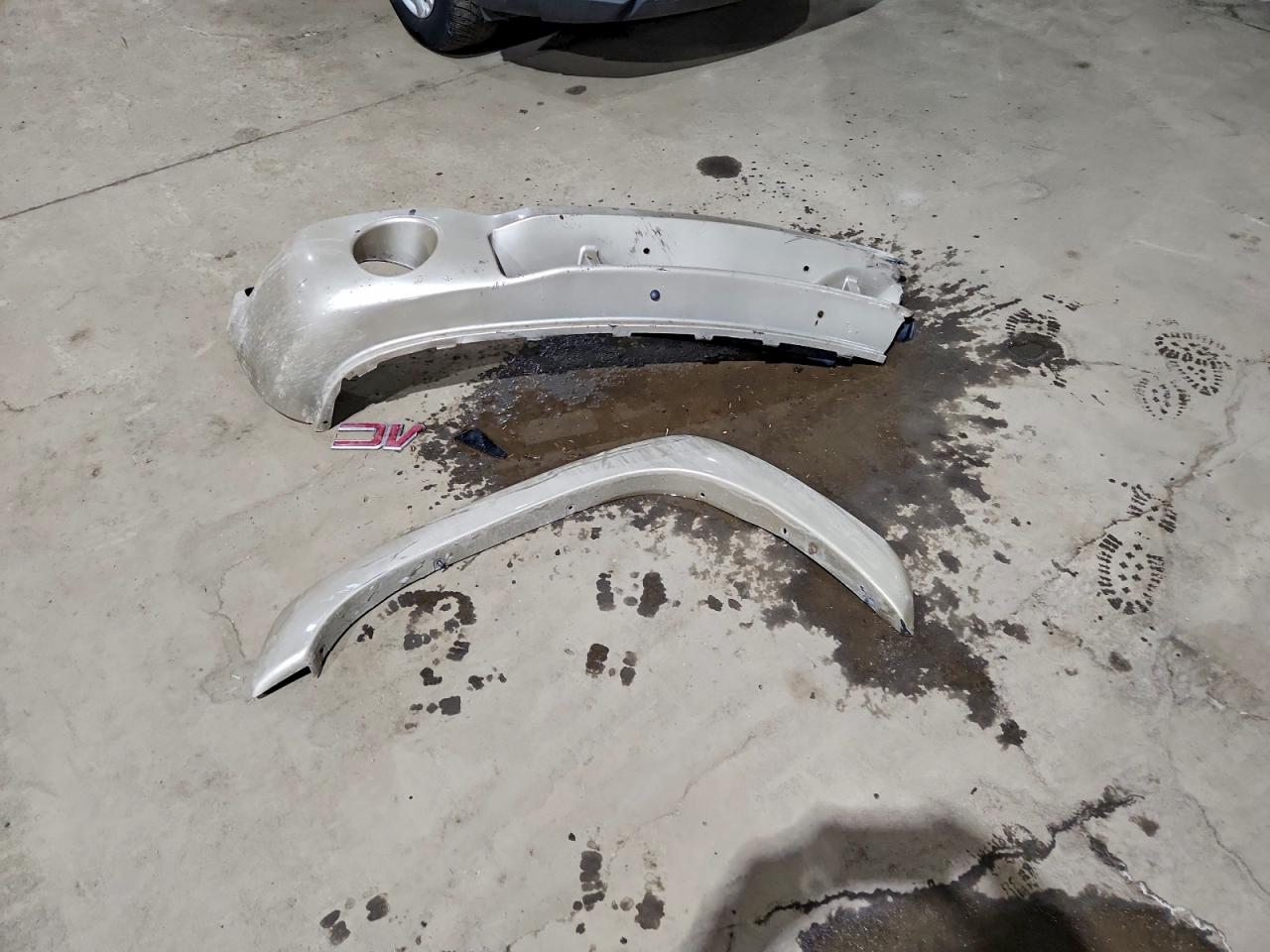 2005 GMC Sierra K2500 Heavy Duty VIN: 1GTHK23215F835812 Lot: 95798965