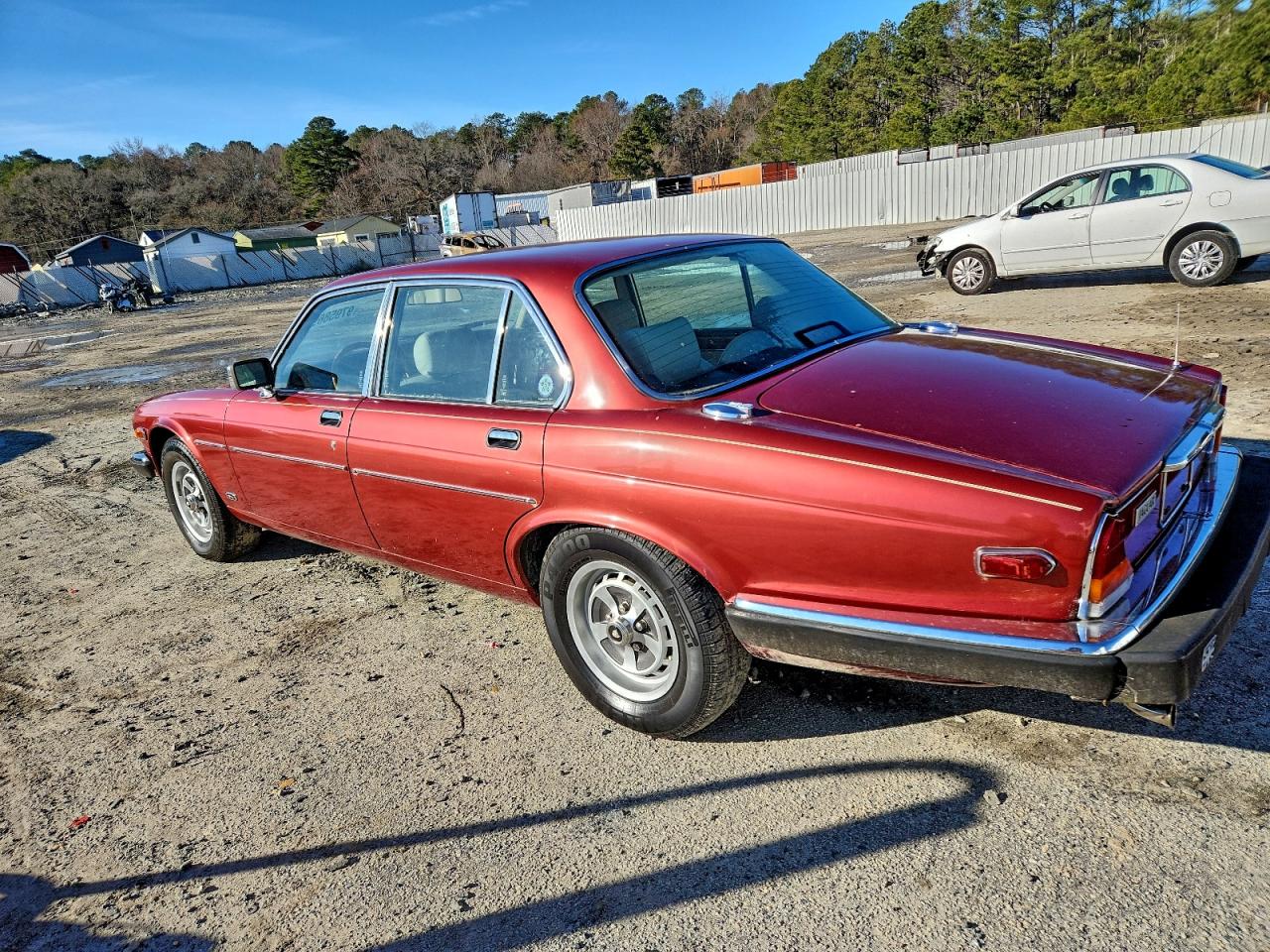 1986 Jaguar Xj6 Vanden Plas VIN: SAJAY1346GC450151 Lot: 97958695