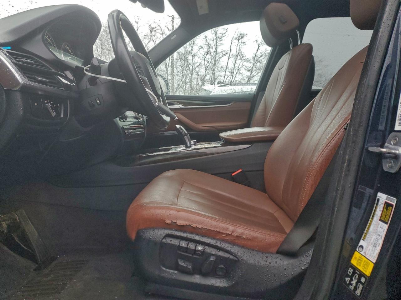 Фото: 5UXKR0C31H0X79830