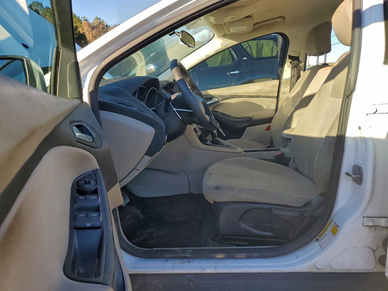 2017 Ford Focus Se VIN: 1FADP3F21HL337722 Lot: 97567105