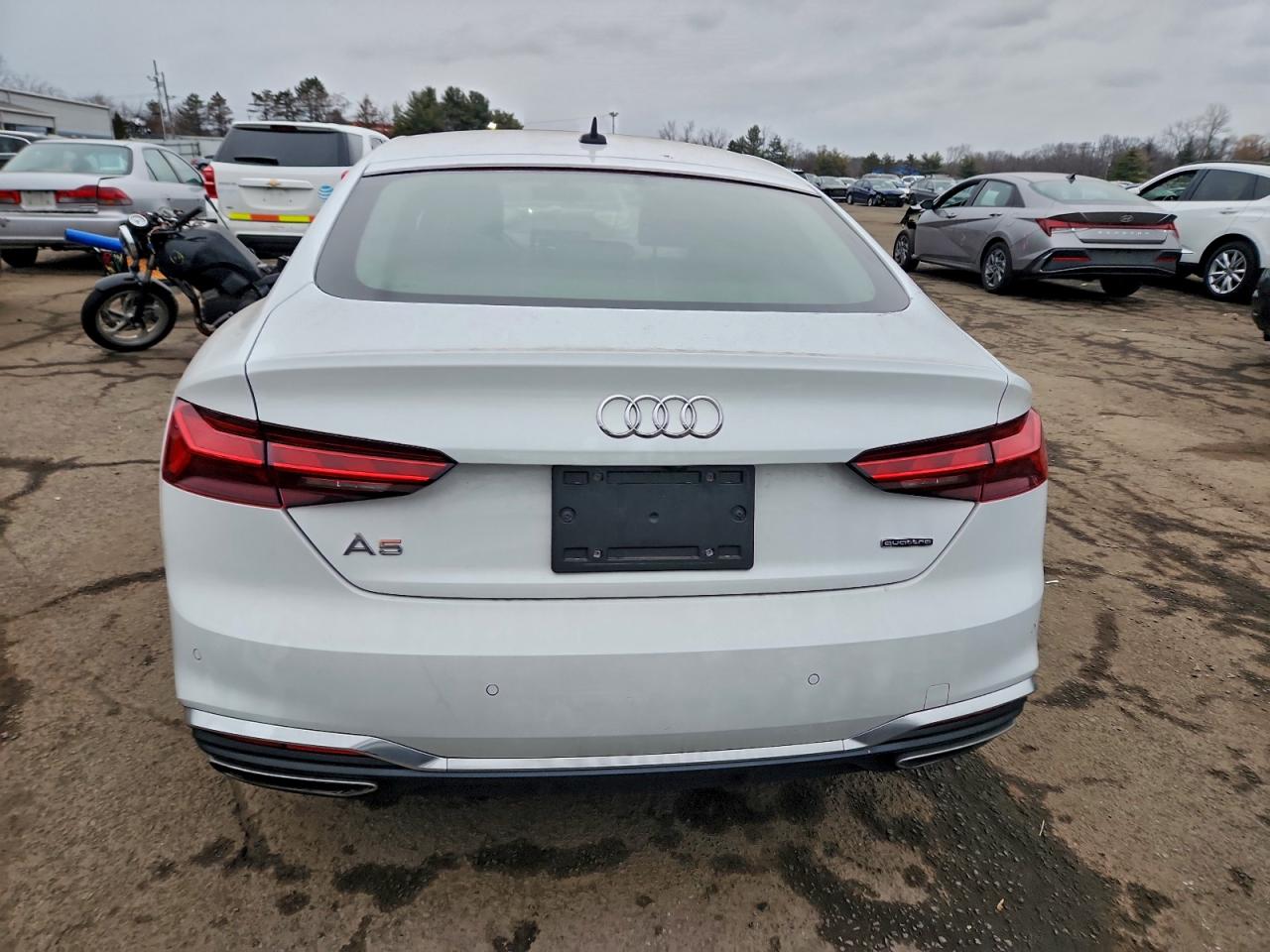 Фото: WAUDACF54MA003418