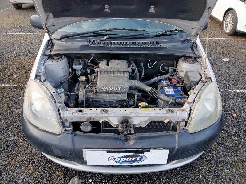 2002 TOYOTA YARIS GS 