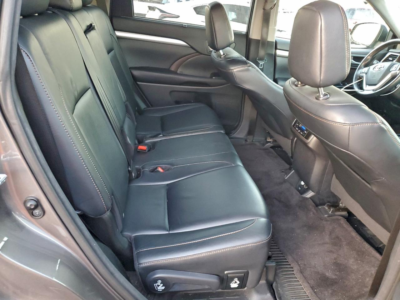 2016 Toyota Highlander Xle VIN: 5TDJKRFH1GS336800 Lot: 95565415