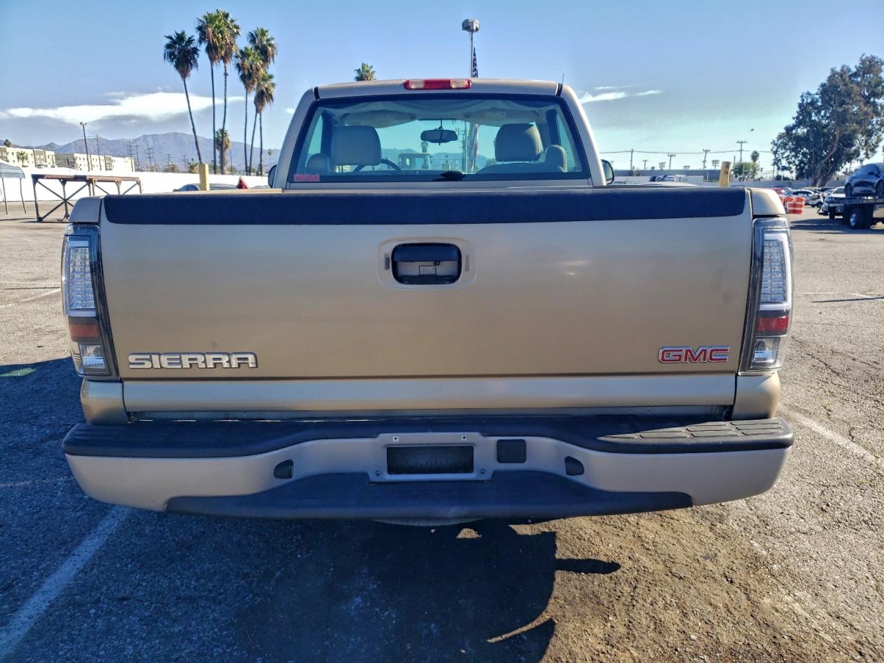 2007 GMC New Sierra C1500 Classic VIN: 1GTEC14X97Z124204 Lot: 94802195
