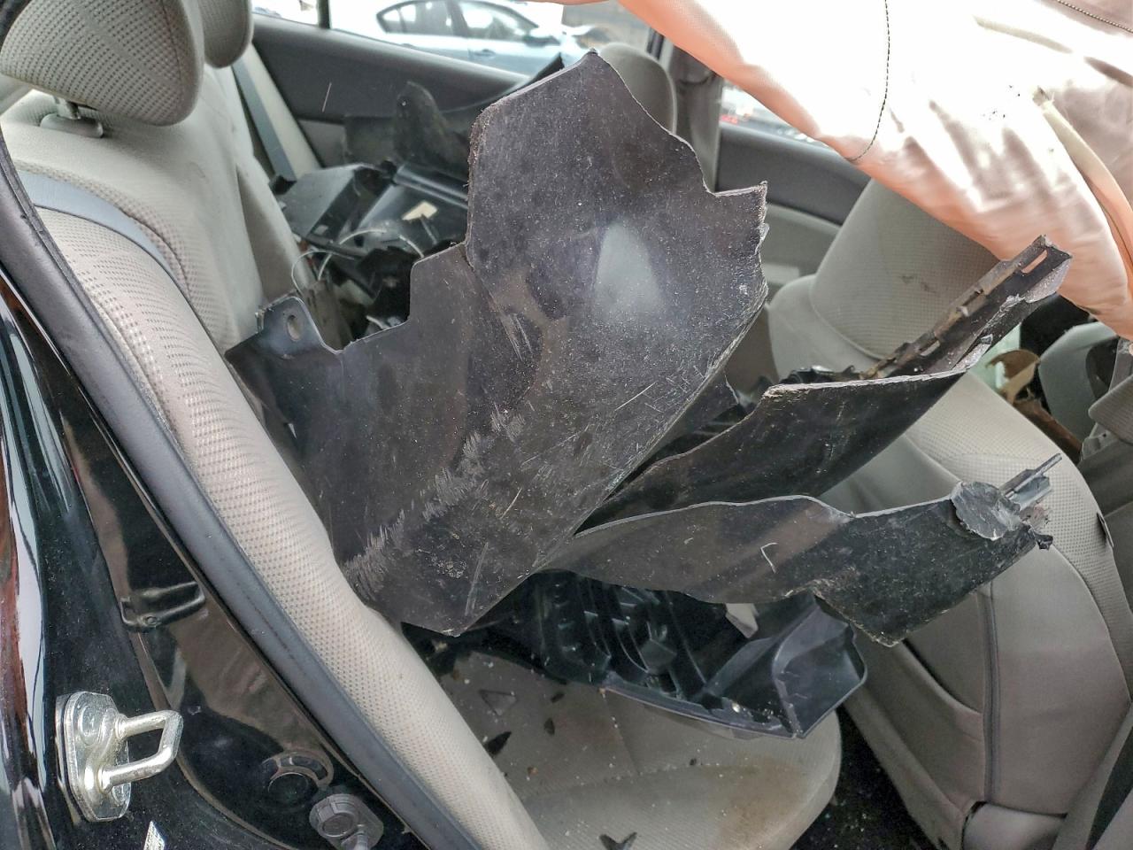 2012 Honda Civic Lx VIN: 2HGFB2F52CH581084 Lot: 95330345