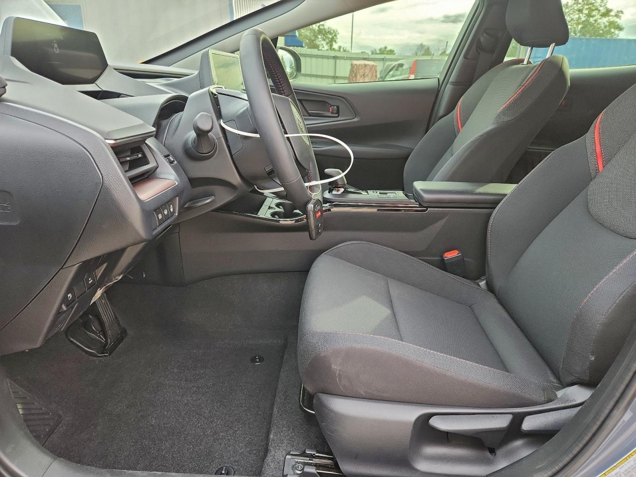 2026 Toyota Prius Se VIN: JTDACACU0T3055454 Lot: 94273635