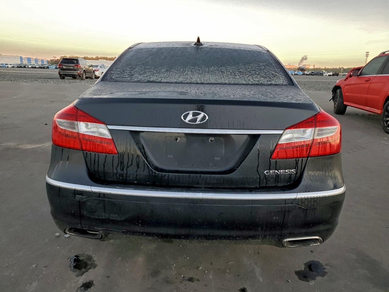 2014 Hyundai Genesis 3.8L VIN: KMHGC4DD4EU262710 Lot: 96707075
