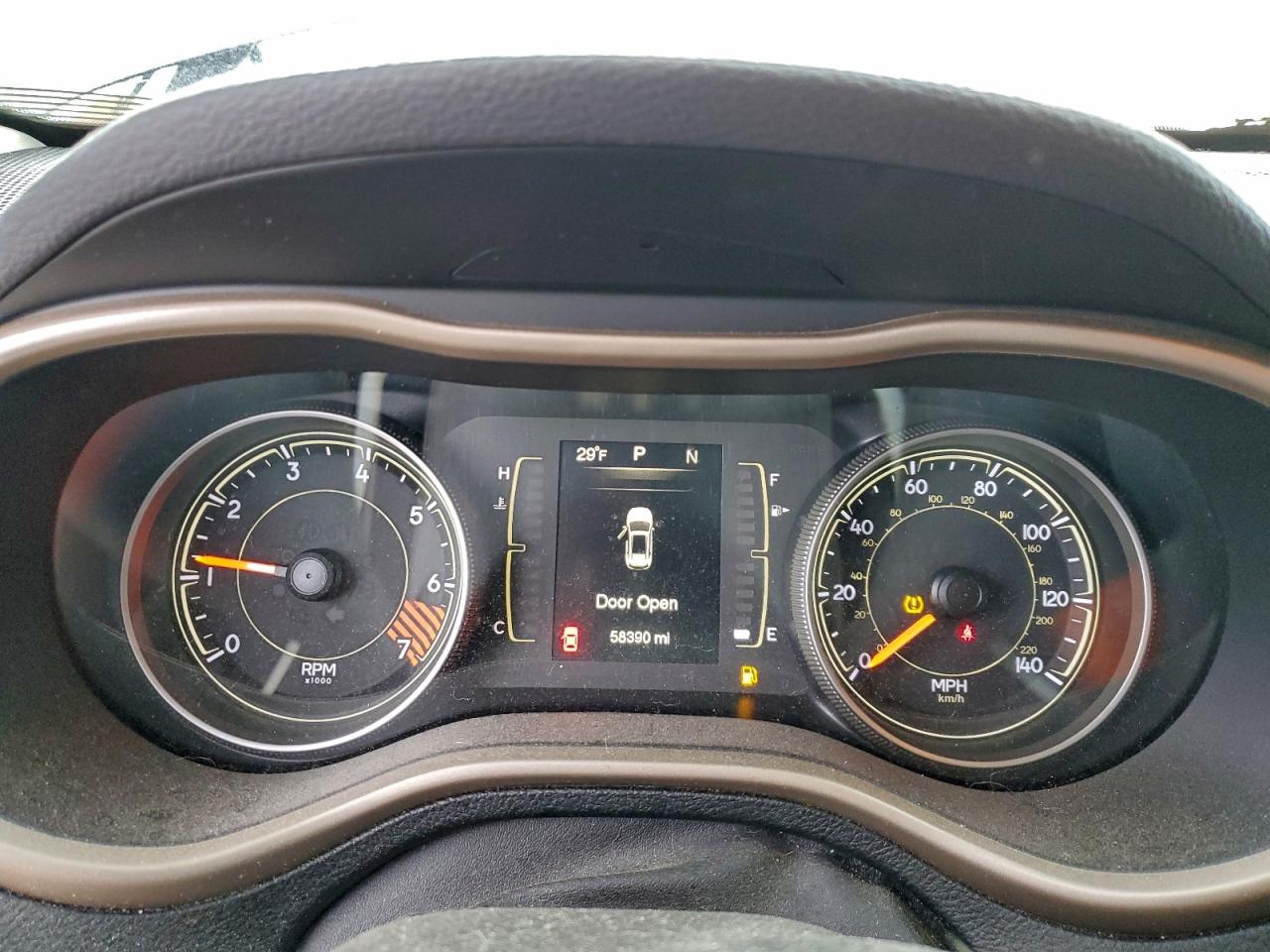 2015 Jeep Cherokee Latitude VIN: 1C4PJMCB2FW768424 Lot: 97707175