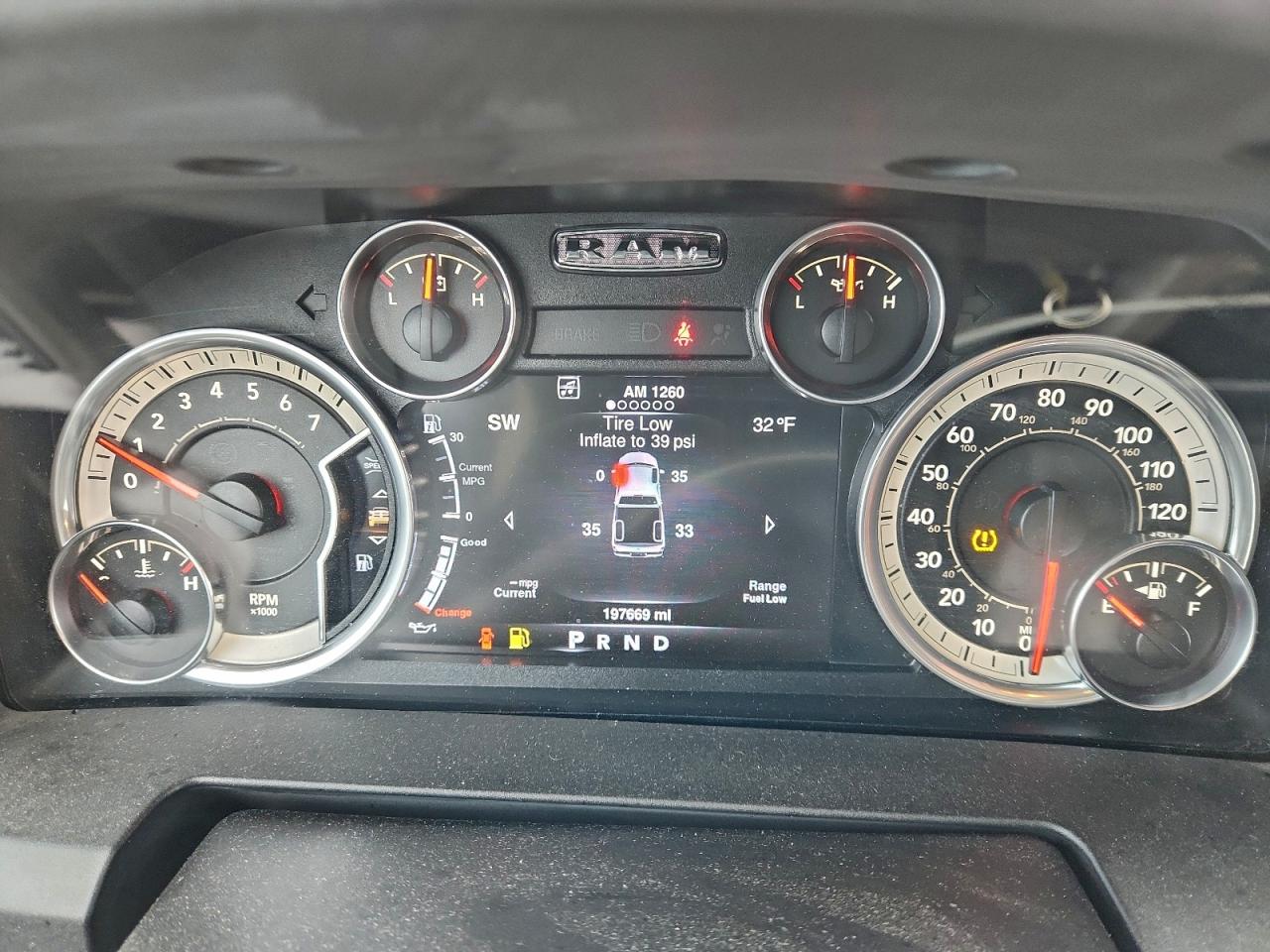 2016 Ram 1500 Slt VIN: 3C6RR7LT4GG174680 Lot: 96684725