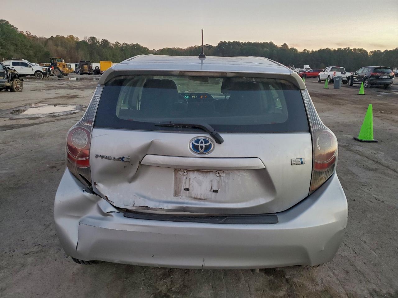 2014 Toyota Prius C VIN: JTDKDTB3XE1063713 Lot: 96581885