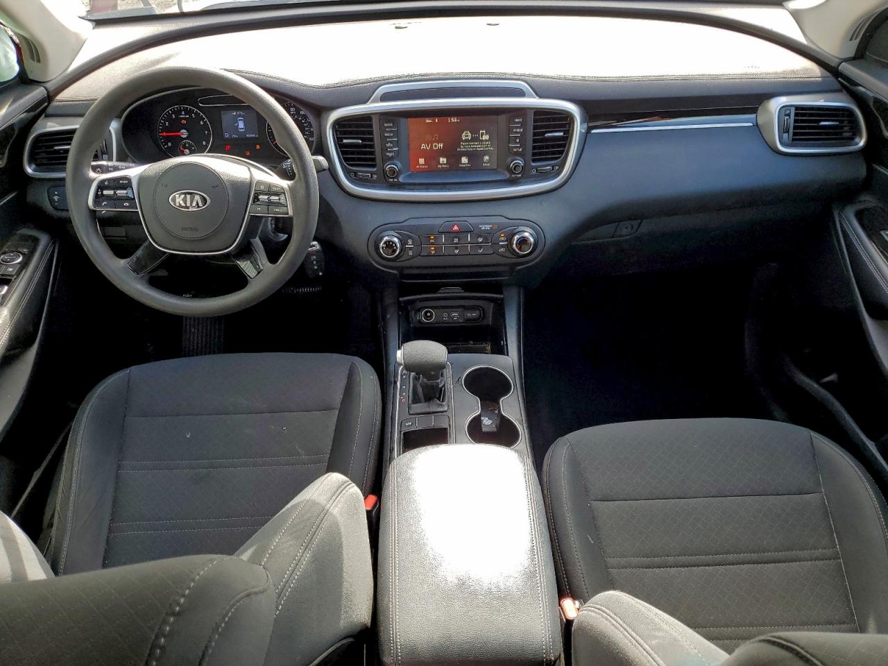 2020 Kia Sorento L VIN: 5XYPG4A37LG701692 Lot: 96260215